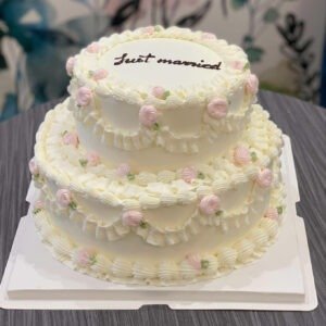 2 etages just married